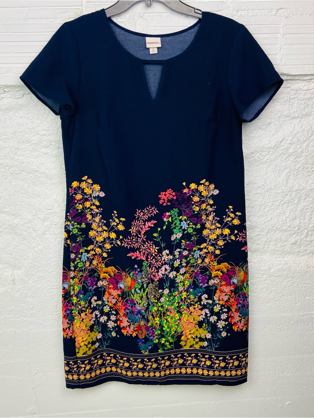 Merona Y2K Navy keyhole multi colored Floral Border Shift Dress size small